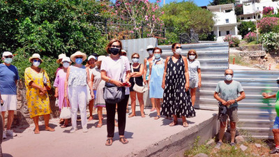 Bodrum Gündoğan’da kapatılan yol için site sakinlerinden eylem