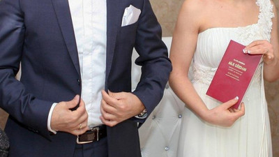 Boşanmayı beklemeden sevgilisiyle evlenmek için ağabeyinin kimliğini çaldı