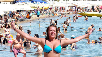 Caddeler boşaldı, sahiller doldu taştı