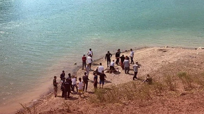 Çocuklarını kurtarmak için girdiği suda boğuldu