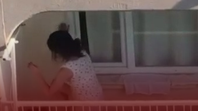 Köpeğine balkonda işkence yapan kadının cezası belli oldu