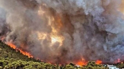 Marmaris yangını körfezi tehdit ediyor: Alevler ilerliyor