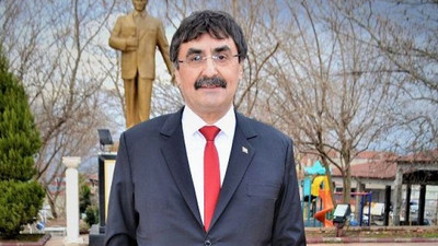 MHP'li Belediye Başkanı istifa etti