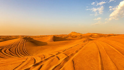Sıcaklıkların 50 dereceye ulaştığı Dubai'de yapay yağmur üretildi