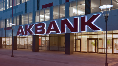 Sistem krizinin yaşandığı Akbank'tan 'gönül alma' girişimi