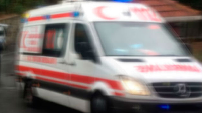 Tarım işçilerini taşıyan midibüs kaza yaptı: Ölü ve yaralılar var