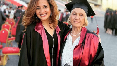 Tıp eğitimi hayali kuran 74 yaşındaki Nimet Sürer Cerrahpaşa’dan mezun oldu, doktorluk yapacak