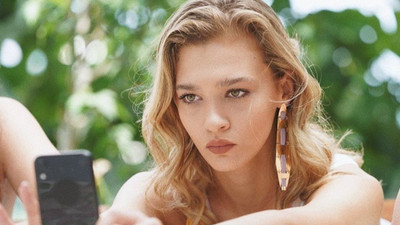 Ünlü oyuncu babası tarafından cinsel istismara mı uğradı?