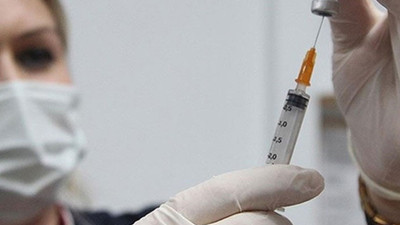 Aşı olmayan iki doktor koronavirüs nedeniyle yaşamını yitirdi