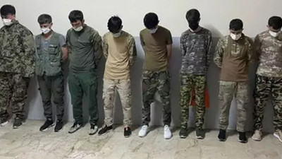 Asker kıyafetiyle dolaşan Afgan göçmenler yakalandı