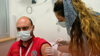 Bakan Koca'ya soruldu: Aşı olmayanlara yaptırım uygulanacak mı?