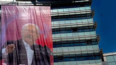 CHP Genel Merkezi'ne Erdoğan'ı kızdıracak pankart