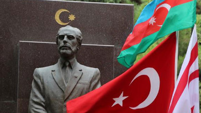 Ebulfez Elçibey anılıyor