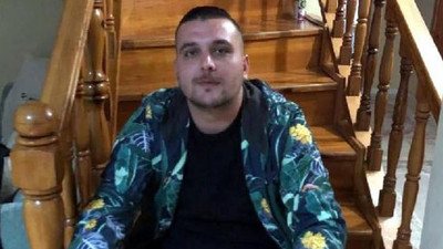 Eski sevgilisine şiddet uygularken bıçaklandı