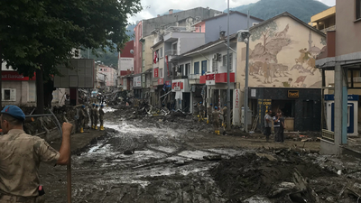 Kastamonu’da sel: İş makinalarını zorla sokturuyoruz, devletin hali bu