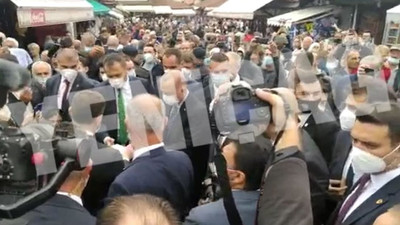 Korumaları, Erdoğan'ı görmek isteyen yurttaşları böyle itip kaktı