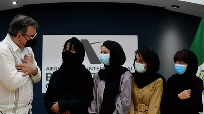 Meksika, uluslararası ödüllü 5 Afgan kadını ülkeye kabul etti