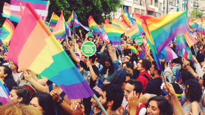 'Onur Yürüyüşü'ne katılan öğrencinin KYK kredisi kesildi'