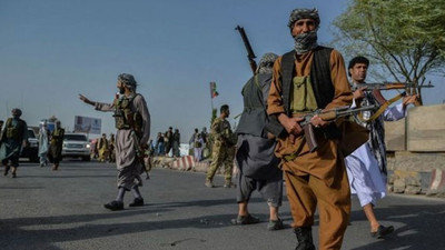 Taliban ilerliyor: İlk başkent düştü