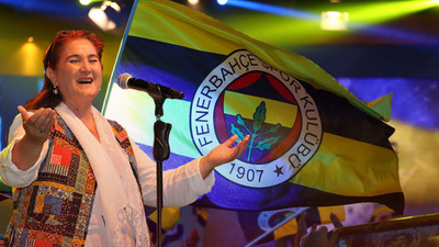Usta sanatçı Sabahat Akkiraz'dan Fenerbahçe marşı 