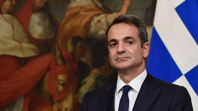 Yunanistan Başbakanı Miçotakis, yangınlarla mücadeledeki başarısızlık için halktan özür diledi