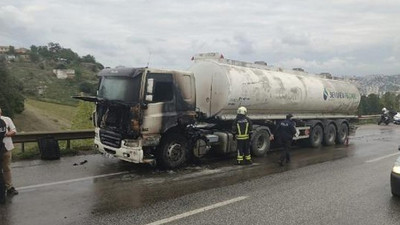 26 ton mazot yüklü tanker otoyolun ortasında yandı