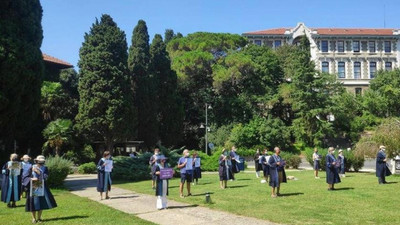 Boğaziçi Üniversitesi akademisyenleri 160. kez rektörlük binasına arkalarını döndü