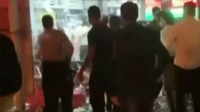 Çay satan büfeden viski isteyince kavga çıktı: 6 kişi yaralandı