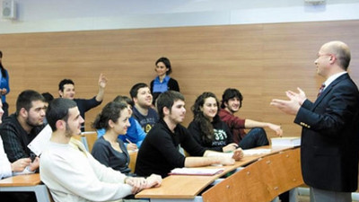 Doçent olmak için 900 TL’lik ‘başvuru ücreti’ şartı getirildi