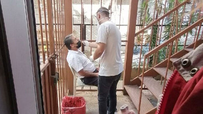 Erdoğan’ın ziyareti öncesi gazetecilere merdiven altı PCR testi