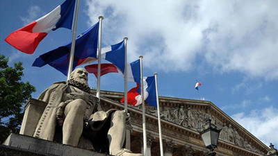 Fransa: ABD ve Avustralya’daki büyükelçilerimizi geri çağırdık