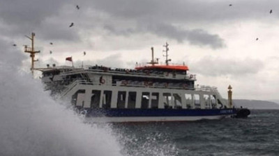 Gökçeada feribot seferlerine fırtına engeli