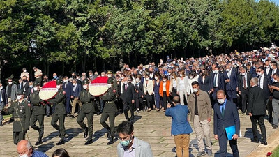 Kılıçdaroğlu, CHP'nin 98. kuruluş yıl dönümünde Ata'ya çıktı