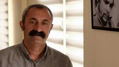 'Komünist Başkan' evsiz kalan öğrencilere sahip çıktı