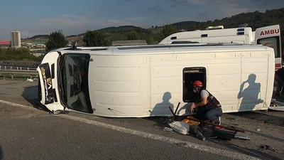 Otoyolda hatalı dönüş kazayla sonuçlandı: 8 yaralı