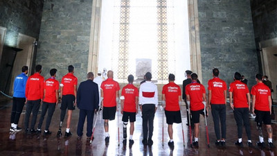 Şampiyonlardan Anıtkabir ziyareti