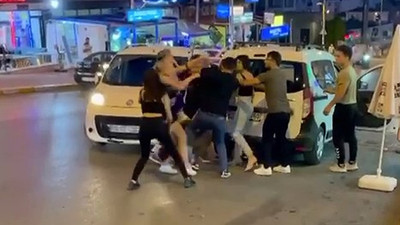 Tiktok fenomenleriyle çıkan tartışma sopalı kavgaya dönüştü