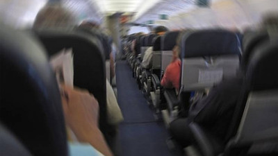 Üniversiteli genç kız uçakta taciz edildi