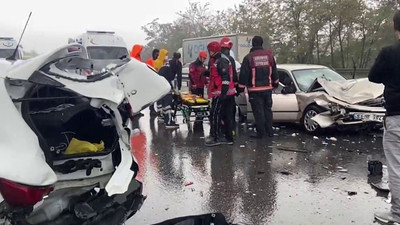 3 kazada 27 araç birbirine girdi: 3’ü ağır 17 yaralı