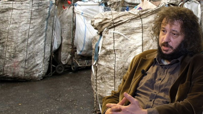 Geri dönüşüm İşçilerinin zor yaşamı... "Siz çöpe düşmeyin diye bizler mücadele ediyoruz"