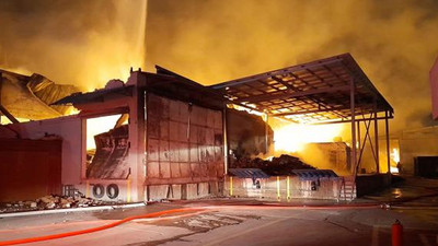 İstanbul'da bir fabrikada yangın çıktı