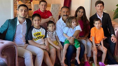 İzzet Yıldızhan: Kızlarım flört edemez, eş seçemez