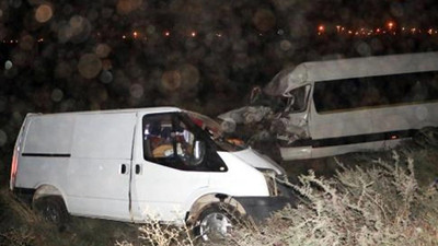 Öğretmenleri taşıyan minibüs şarampole yuvarlandı