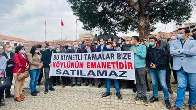 AKP'li belediye köylünün 'Ata mirası' verimli tarım arazilerini satışa çıkarıyor, Bergamalılar direniyor