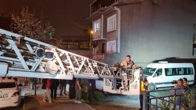 Bodrum katında yangın paniği: 15 kişi mahsur kaldı