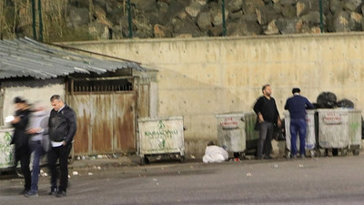 Kağıt toplayıcı, çöp konteynerinde el bombası buldu