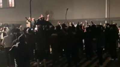 KYK yurdunda verilen yemekten taş çıktı: Öğrenciler ayağa kalktı