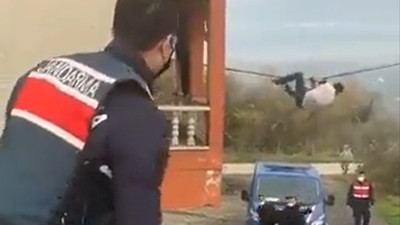 Saklandığı evde yakalandı, jandarmadan kaçma yöntemi şaşkına çevirdi