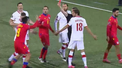 Tarihe geçen kırmızı kart; 22. saniyede oyundan atıldı