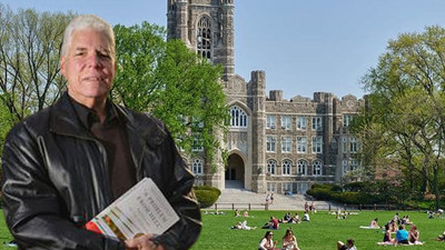 Zoom üzerinden verdiği derste mastürbasyon yaptığı gerekçesiyle kovulan profesörden yeni hamle